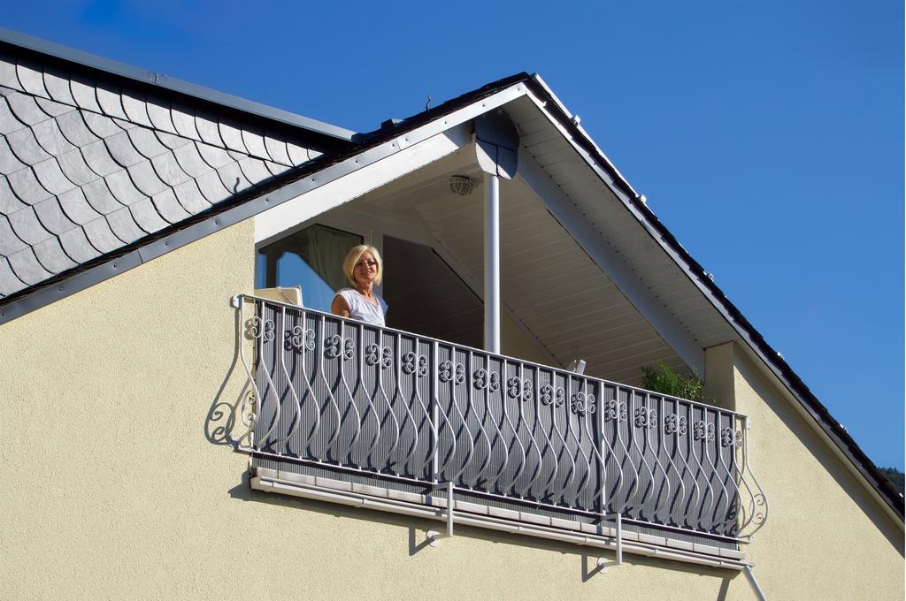 Appartamento Moseltraum-Fewo Mit Klimaanlage-Burgblick Und Balkon Bernkastel-Kues Esterno foto